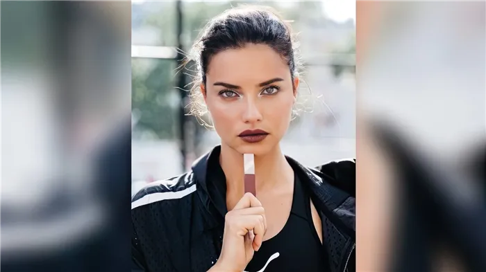 Адриана Лима в рекламе Maybelline