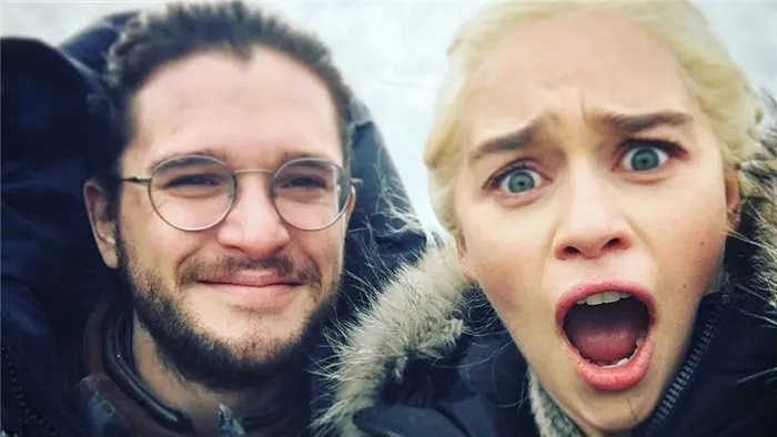 А вы радуетесь выходу новых серий любимого шоу как эти ребята? Фото: emilia_clarke