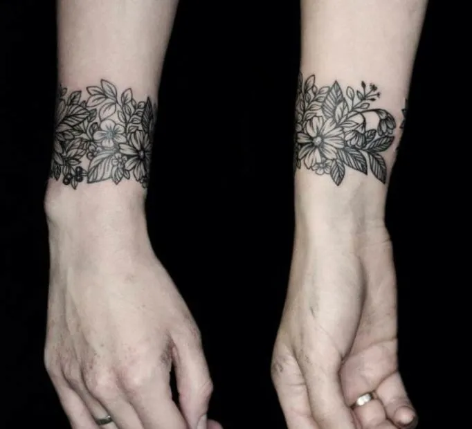 tattoo-on-a-hand-for-girls-4w635