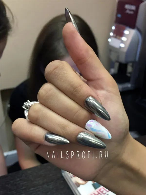 Зеркальный маникюр в NailsProfi